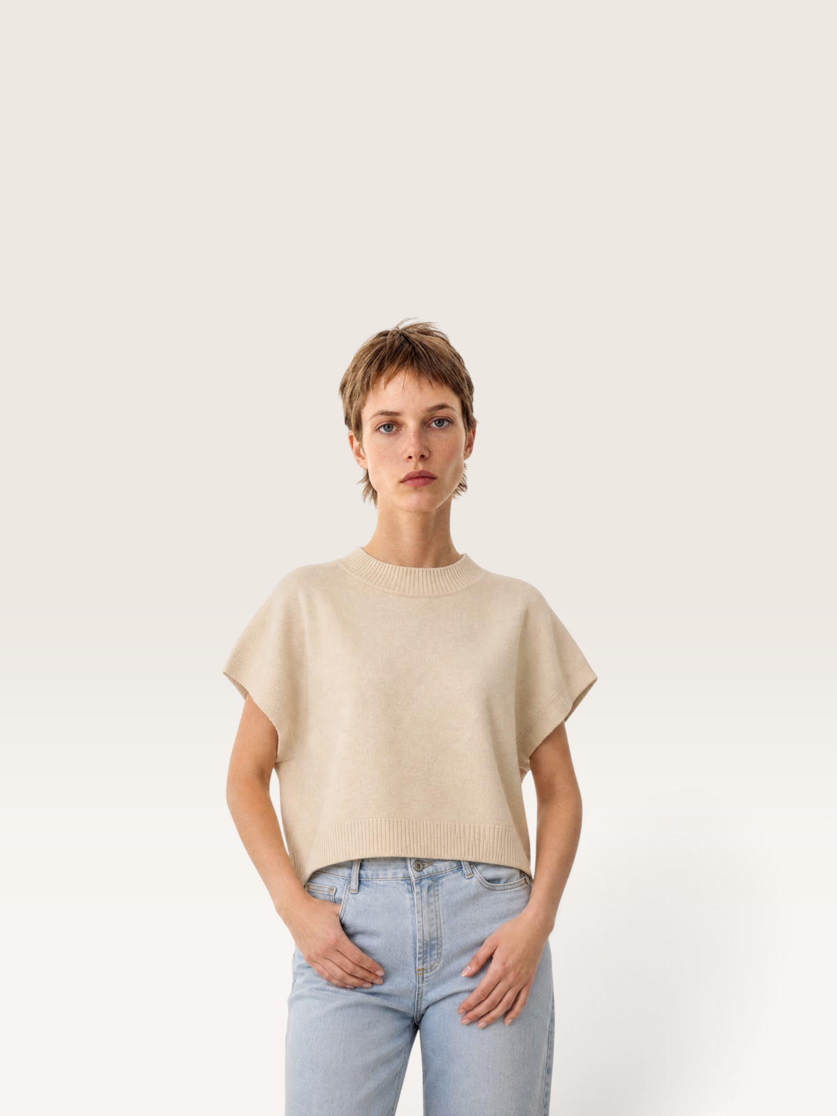 HY626035 Pull sans Manche Cécile W
