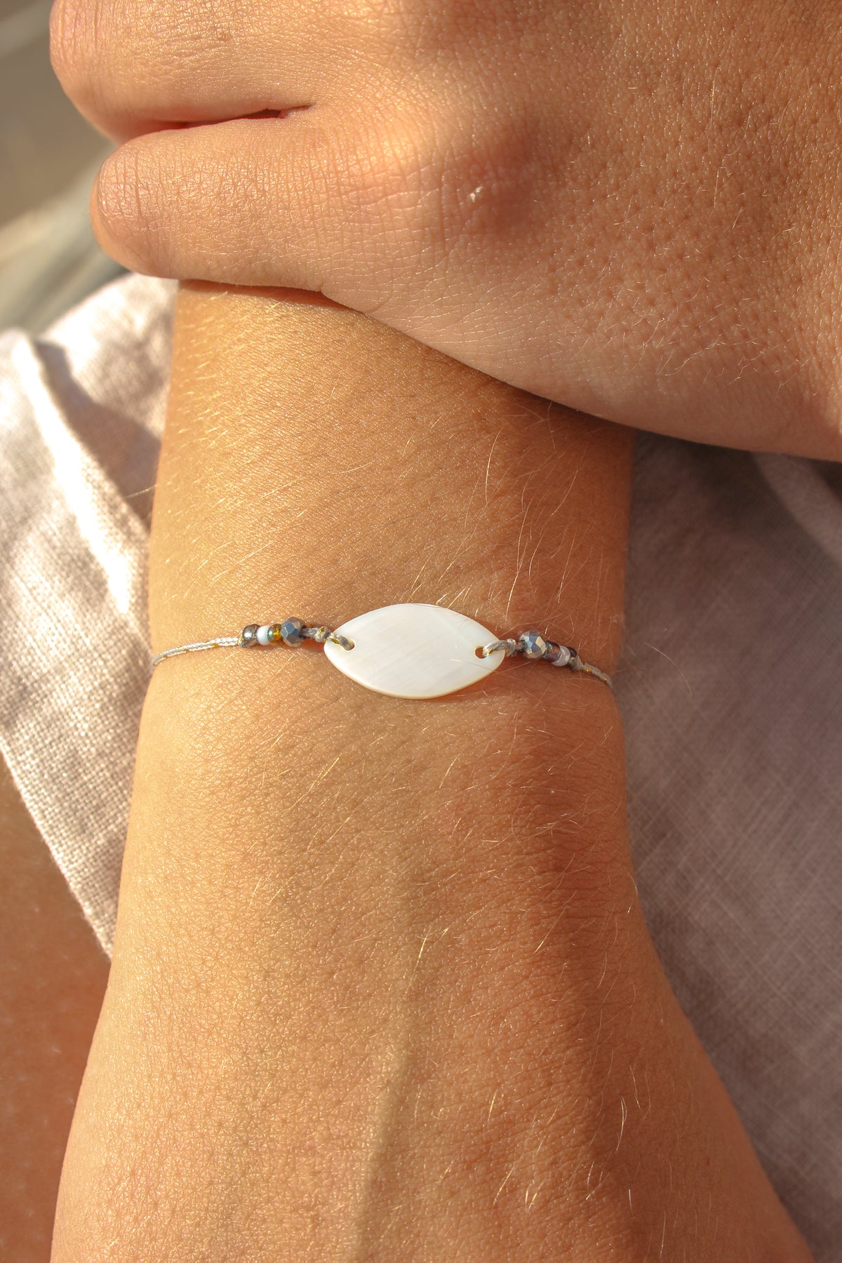 BRACELET SIMPLE NACRE OVALE
