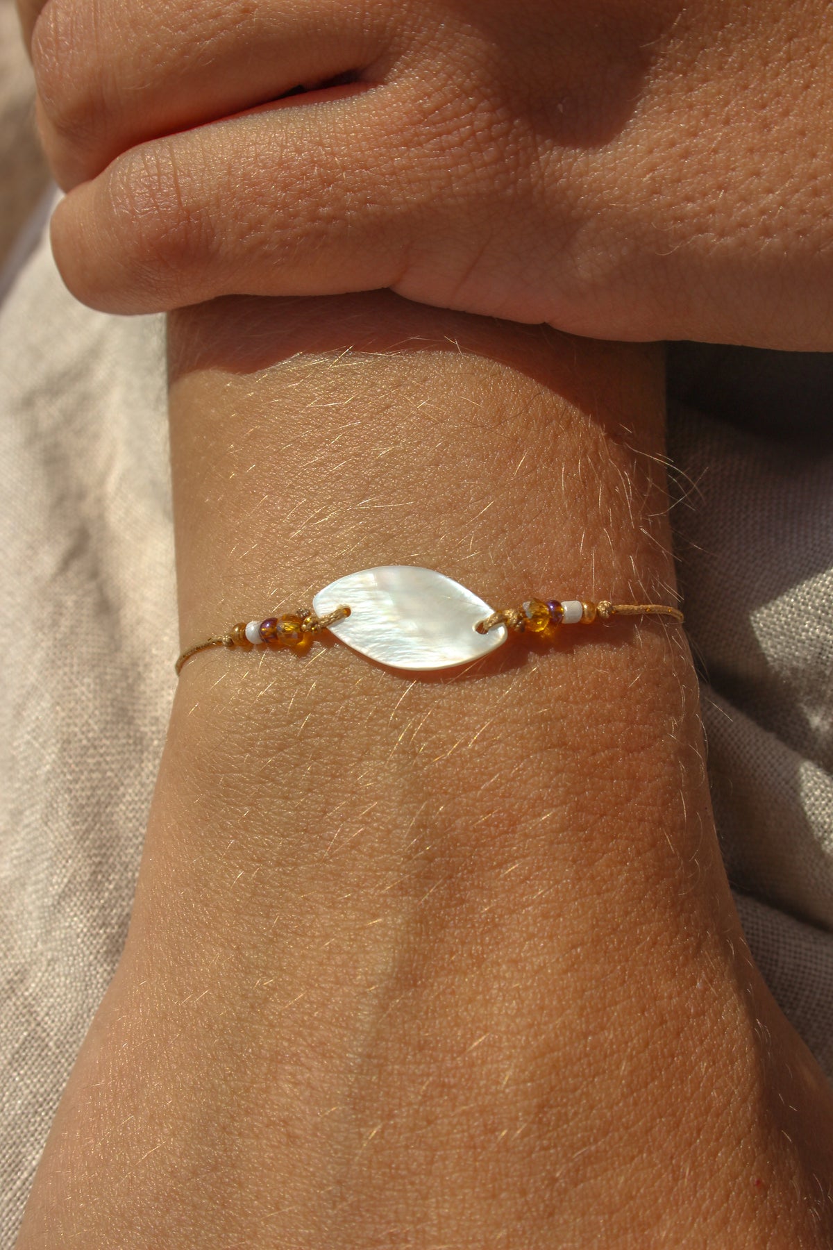 BRACELET SIMPLE NACRE OVALE