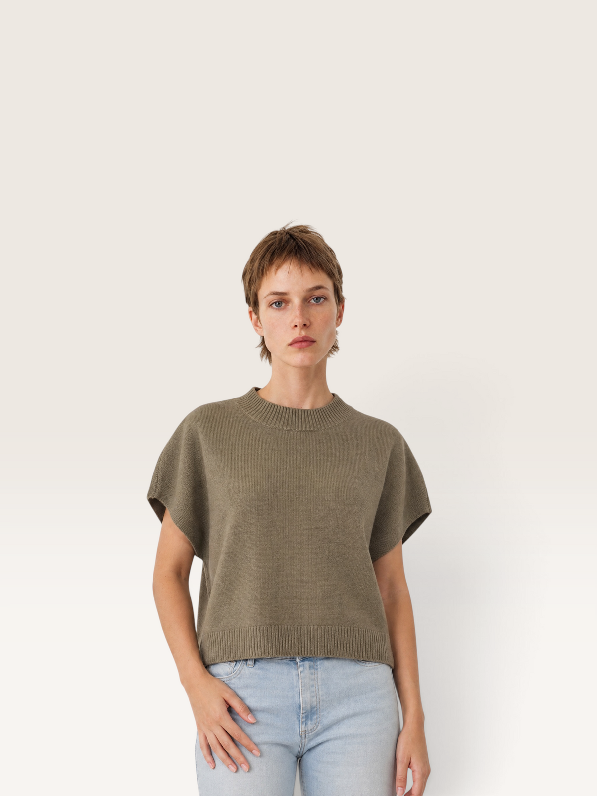 HY626035 Pull sans Manche Cécile W