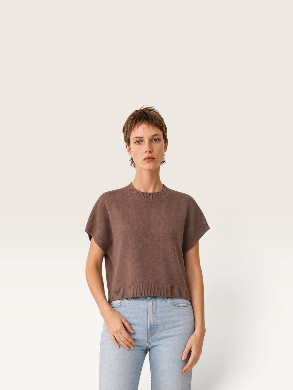 HY626035 Pull sans Manche Cécile W
