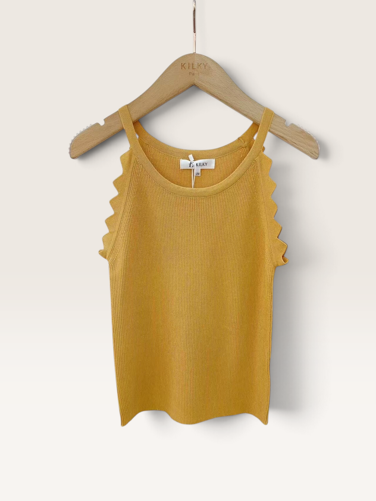 Débardeur en maille côtelée jaune moutarde avec bords festonnés, collection Sable_blanc_collection