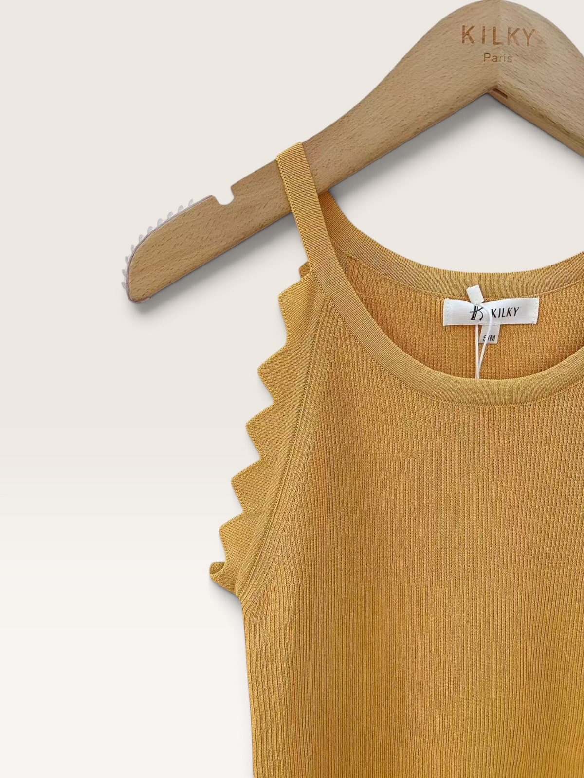 Débardeur en maille côtelée jaune moutarde avec détails festonnés sur les bretelles, Sable_blanc_collection